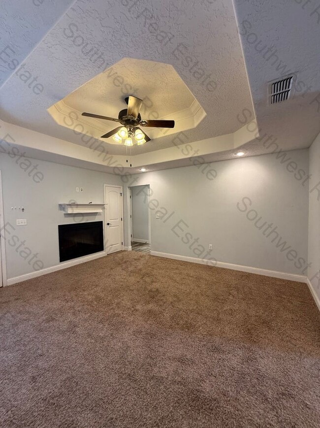 Building Photo - Spacious 3 Bedroom 2 Bath home in Portales, NM
