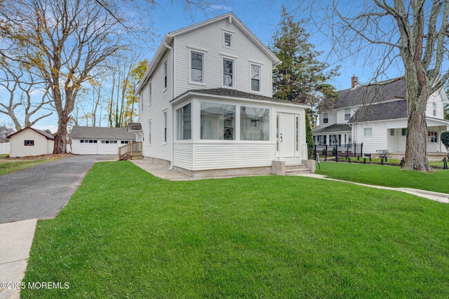 Building Photo - 448 Monmouth Rd