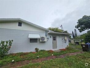 Building Photo - 703 Phillip St