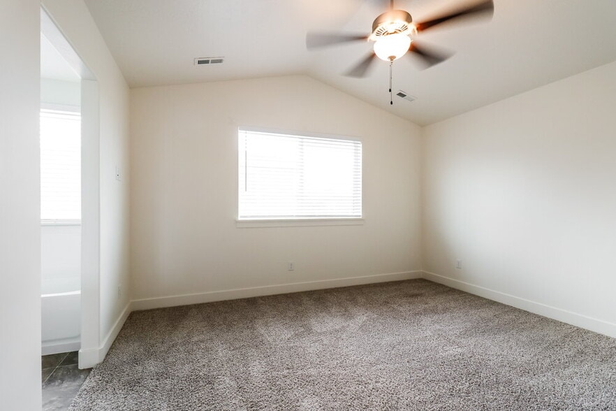 Building Photo - 4907 Breezy Patch Rd