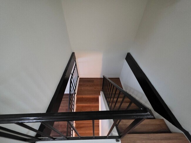 Building Photo - 1016 Todd Preis Dr