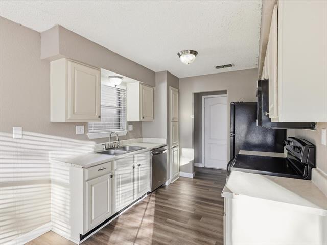 Building Photo - 417 Saddle Rd