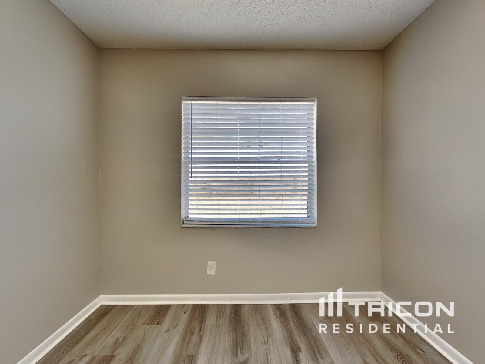 Building Photo - 320 Laxton Ln