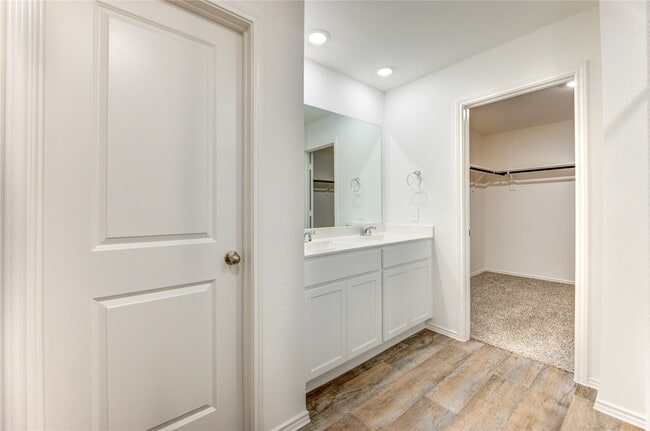 Building Photo - 30507 Carter Cv