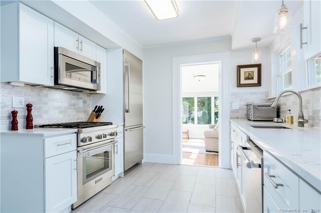 Building Photo - 303 Wakeman Rd