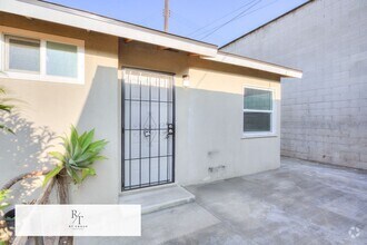 Building Photo - Adorable 1 Bed / 1 Bath Remodeled Home in ...
