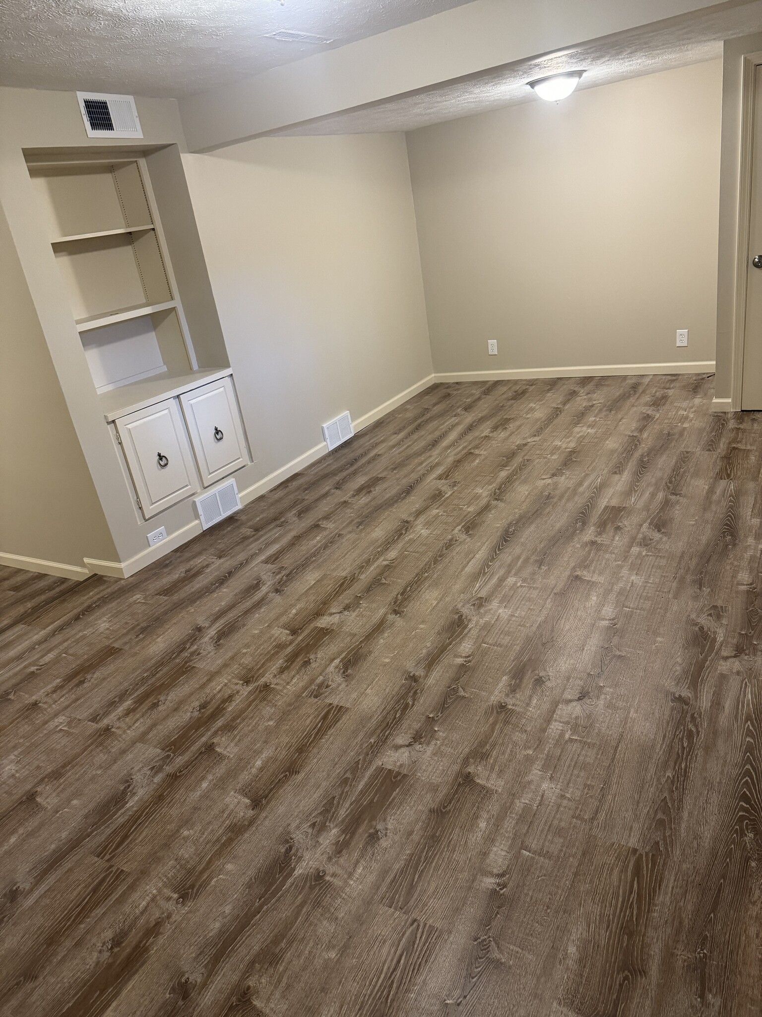 Building Photo - 4642 Bancroft Ave