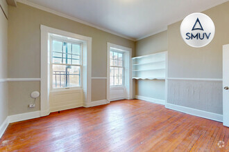 Building Photo - Charming studio in Mount Vernon w/shared l...