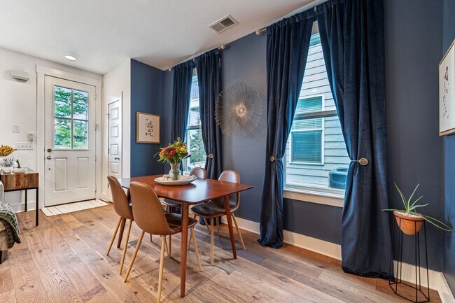 Building Photo - 420 Creative Way