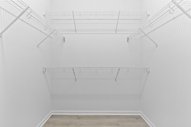 Building Photo - 4404 Longwood Lk Sq