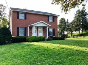 Building Photo - EXCEPTIONAL 2 Bedroom, 1 1/2 Bath Duplex Available!