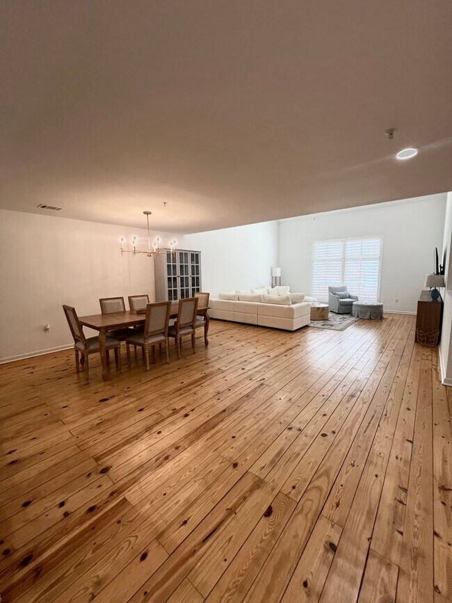 Building Photo - Spacious 3-Bedroom Home for Rent!