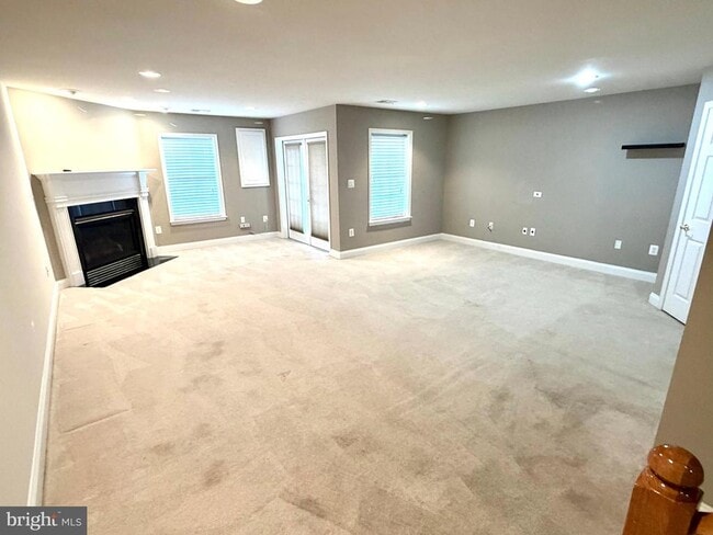 Building Photo - 47574 Royal Burnham Terrace
