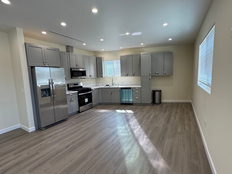 Dining room and kitchen - 643 N Fairview St