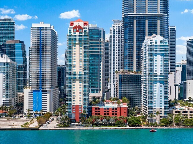 Building Photo - 1155 Brickell Bay Dr