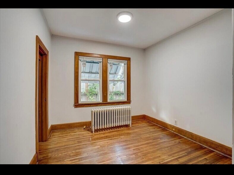 Building Photo - 4253 James Ave N