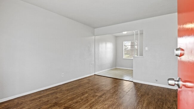 Building Photo - 612 Marshall