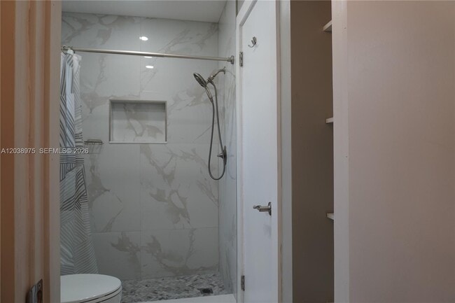Building Photo - 9132 SW 148th Ct