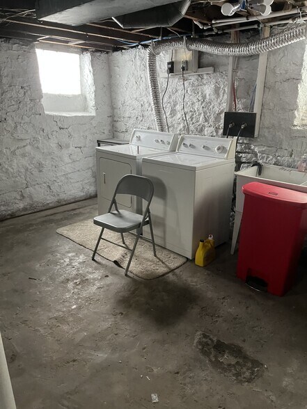 Building Photo - 79 Florida St