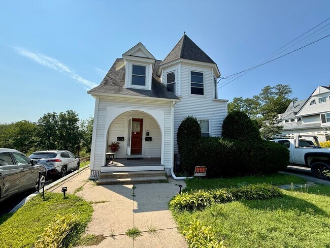 Building Photo - 23 Billerica Rd