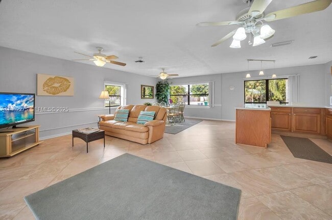 Building Photo - 1803 E Easy St