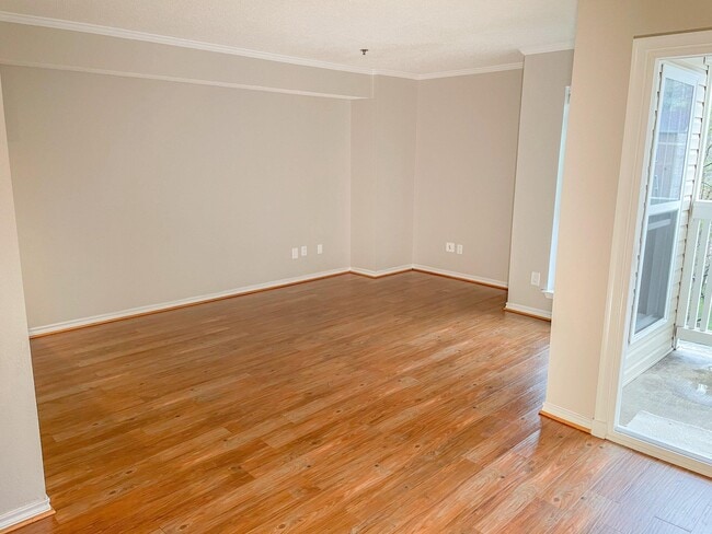 Building Photo - 1524 Lincoln Way