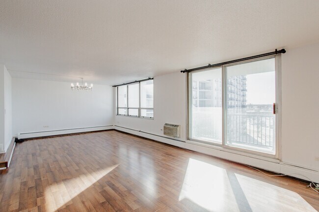 Building Photo - 8801 W Golf Rd