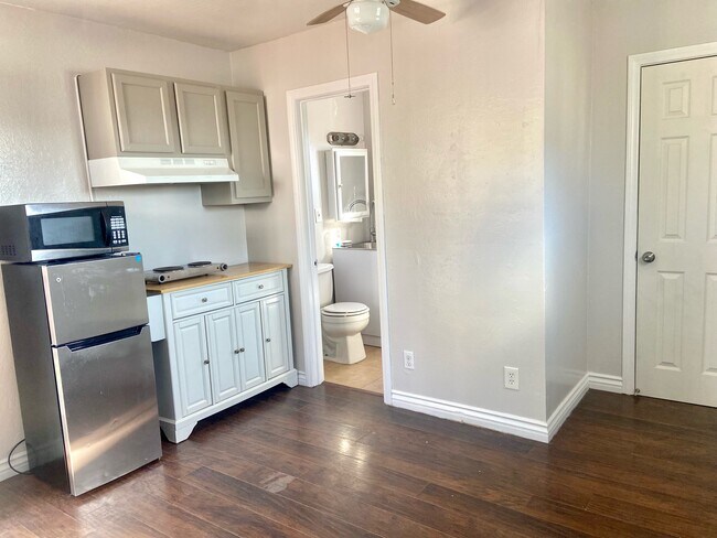 Primary Photo - 4042 Delta St