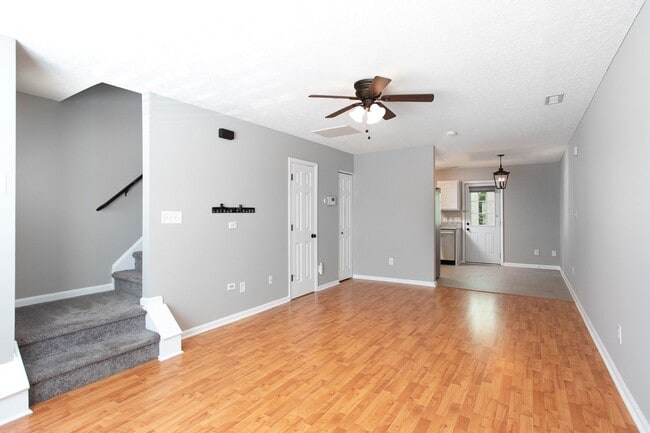 Building Photo - 3356 Tarleton W