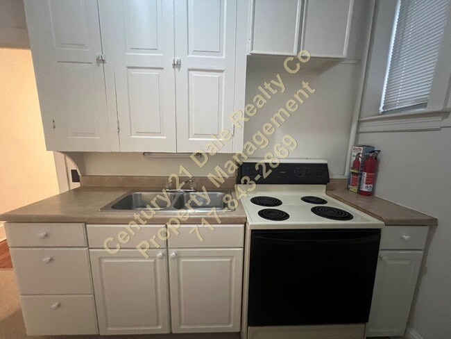 Building Photo - 362 W Broadway