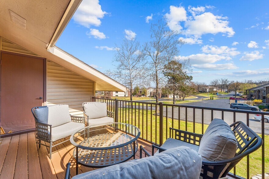 Building Photo - 160 Mulligan Dr