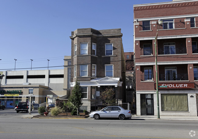 Building Photo - 3322 N Ashland Ave