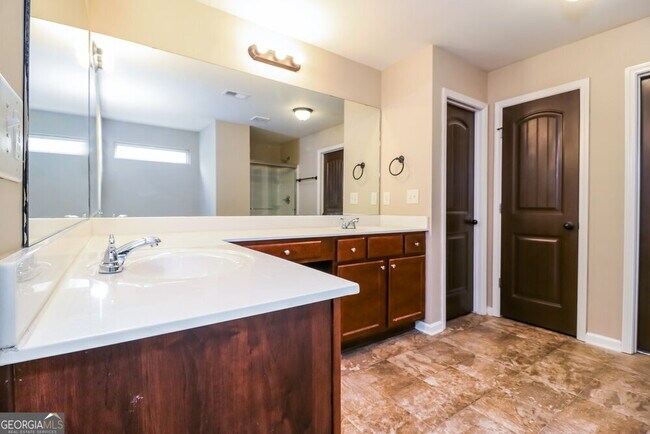 Building Photo - 2107 Juniper Ives Ct SE
