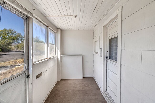 Building Photo - 746 Colorado Ave