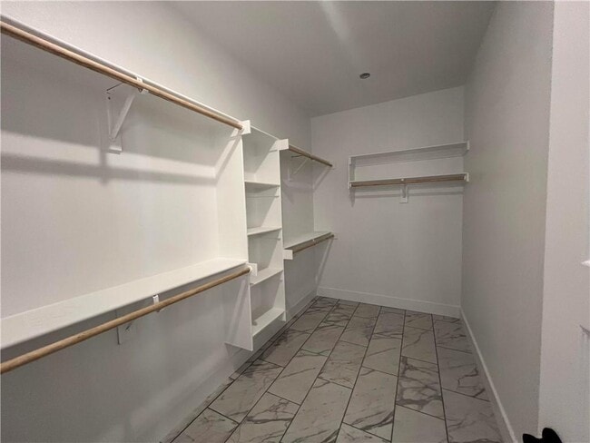 Building Photo - 6906 SW Basswood Ave