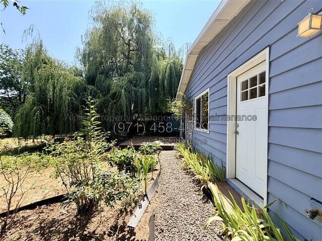 Building Photo - 4670 SW 160th Ave