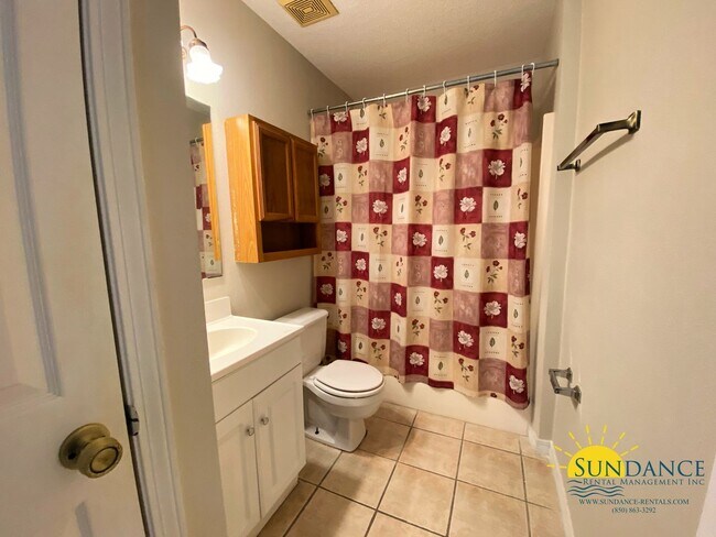 Building Photo - Beautiful 3 Bedroom Home in Willow Bend