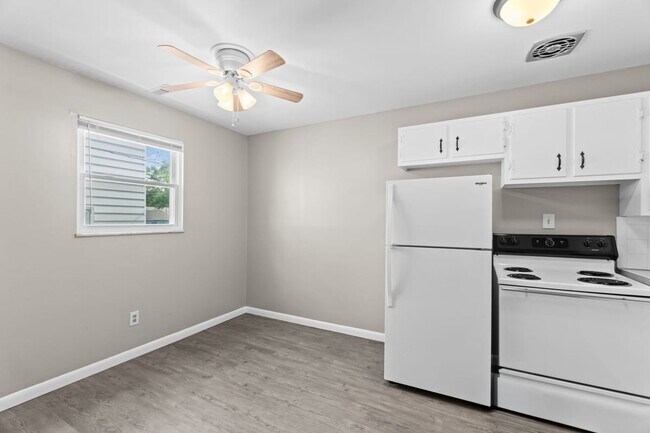 Building Photo - 1549 Oakland Park Ave