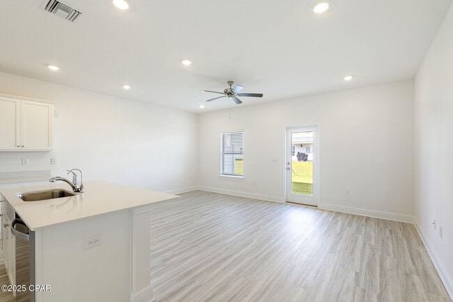 Building Photo - 167 Ellery Ln
