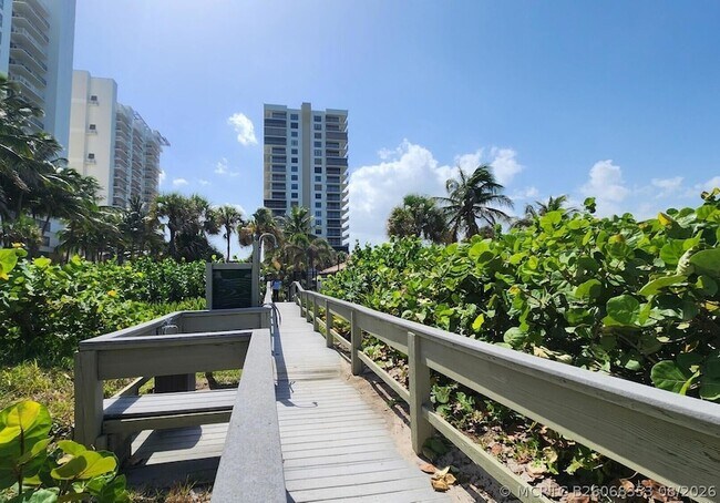 Building Photo - 3400 N Ocean Dr