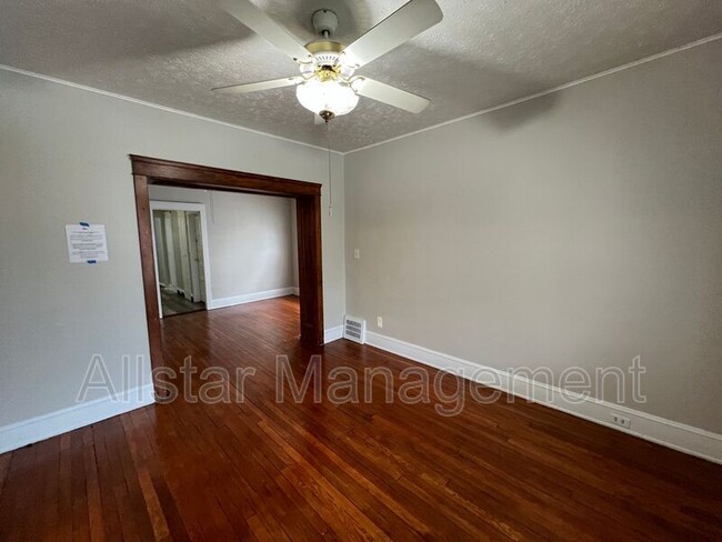 Building Photo - 3268 W 84th St