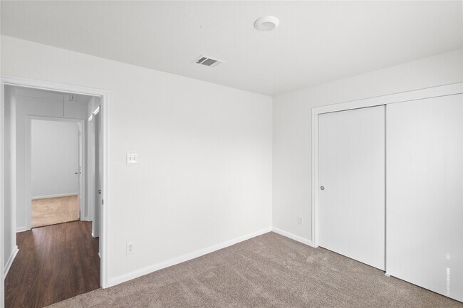 Building Photo - 19138 Larkspur Hills Dr