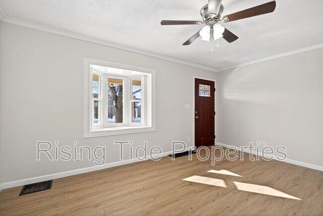 Building Photo - 1937 N Sunny Ridge Rd