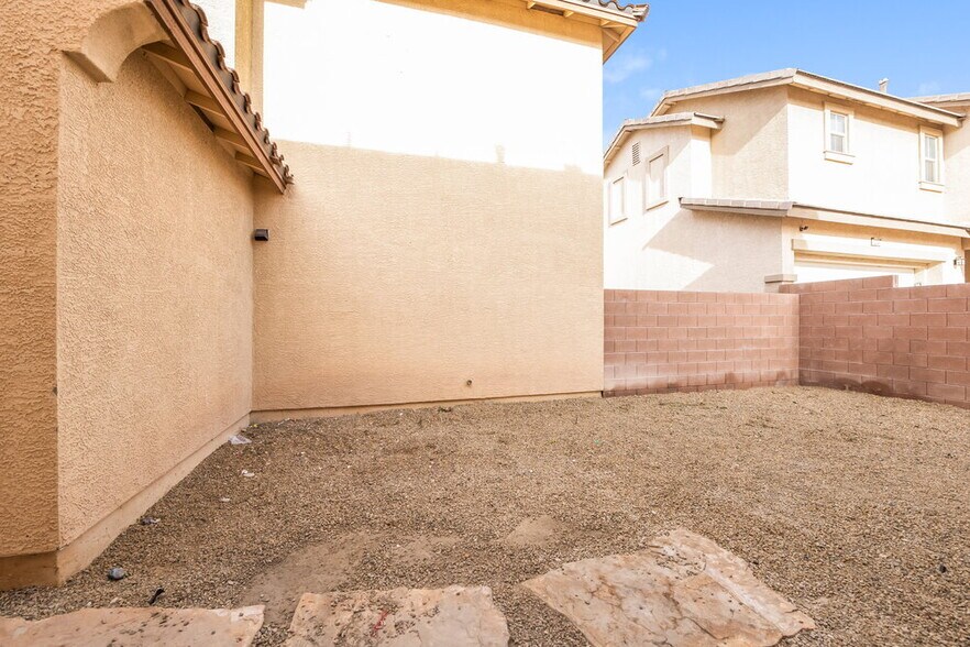 Building Photo - 1230 Maple Pines Ave