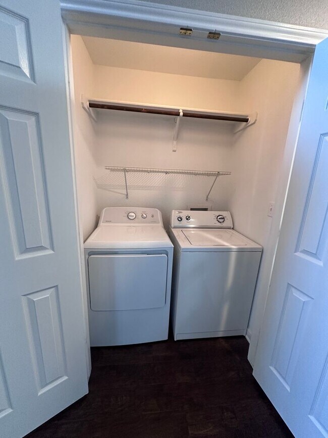 Building Photo - 1901 S 15th St