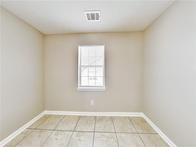 Building Photo - 136 Pecan Dr