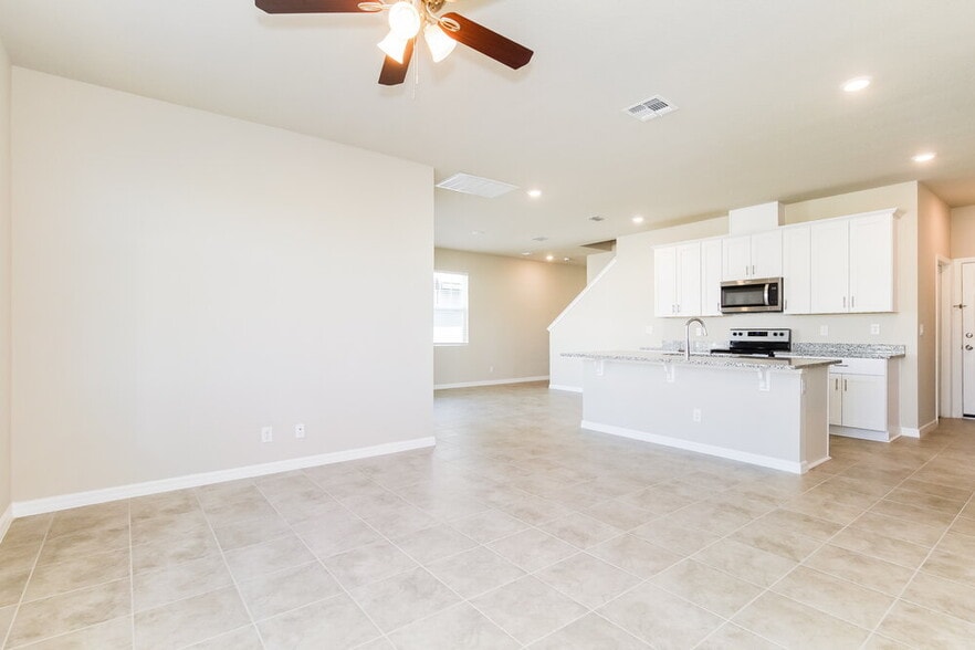 Building Photo - 2484 Gold Dust Dr