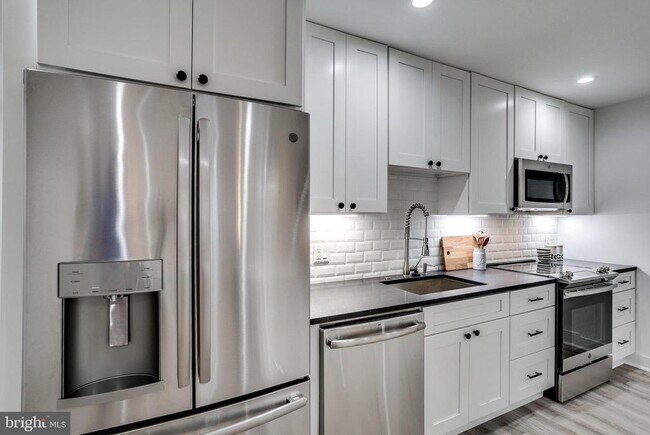 Building Photo - 22 Bryant St NW