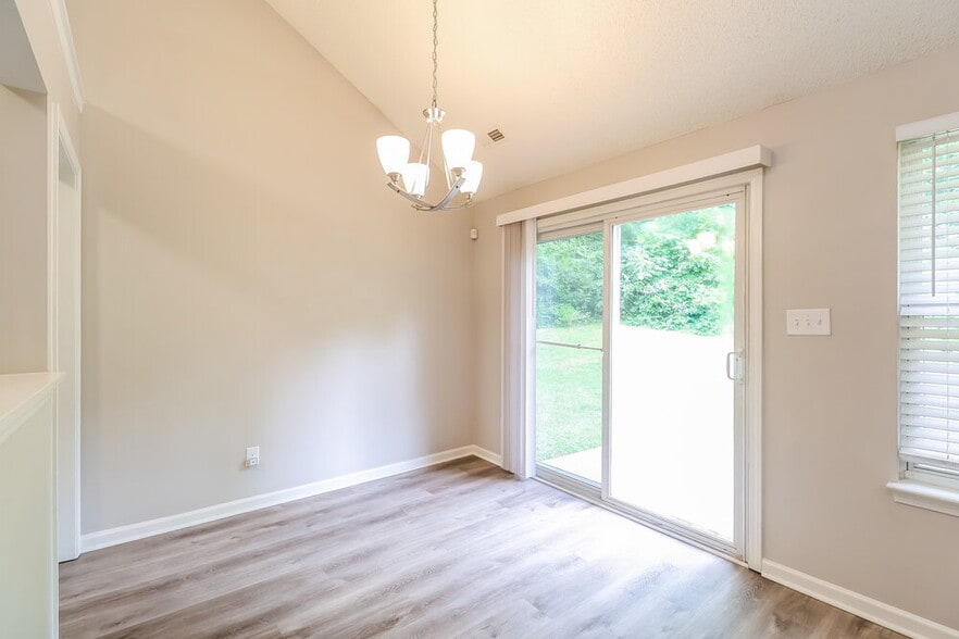 Building Photo - 7229 Kavan Hunter Dr