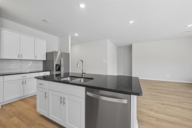 Building Photo - 6605 Creek Edge Cir